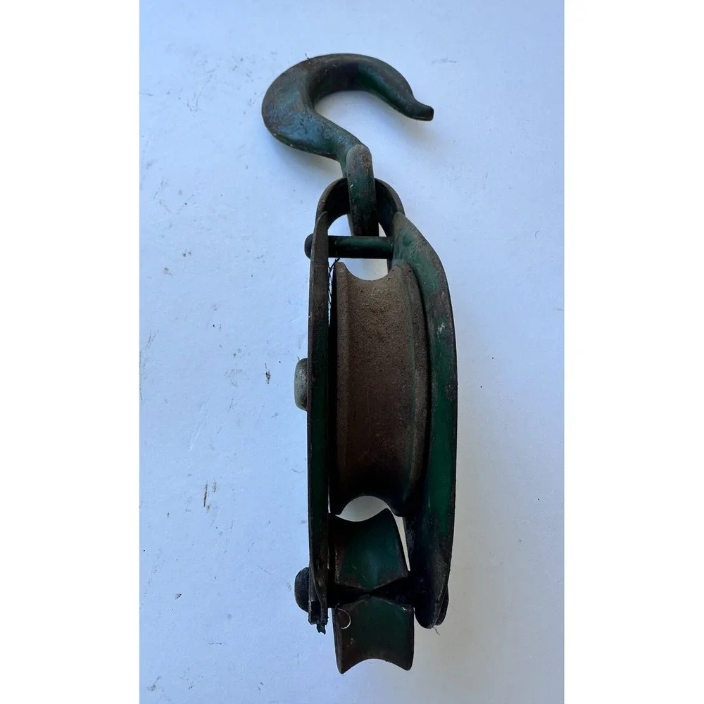 Antique / Vintage Metal Single Pulley WU #6 UW24 Hulk